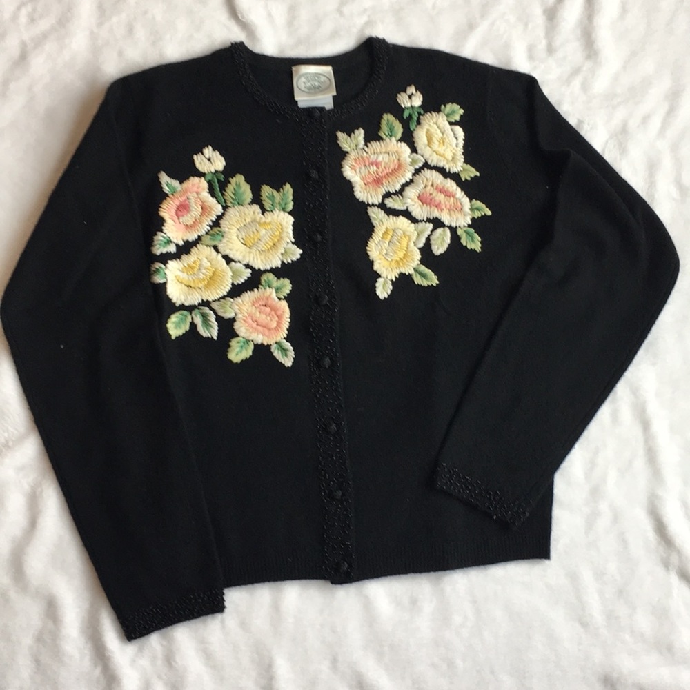 Laura Ashley Woman’s Sweater button down Size M